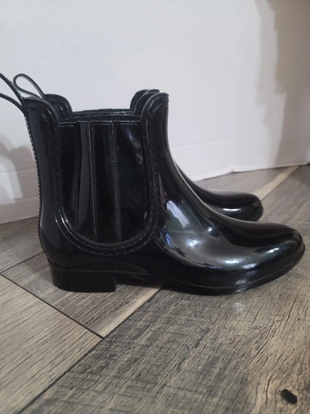 Joie KADA waterproof Glossy Black Chelsea Rain Boots Patent Rubber Elastic Sides